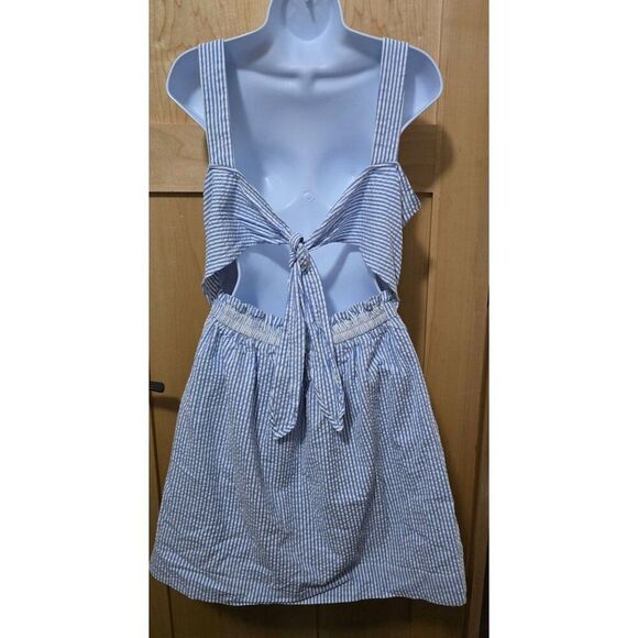 Blue & White Striped Tie-Back Sleeveless Romper Dress With Pockets - Picture 5 of 9